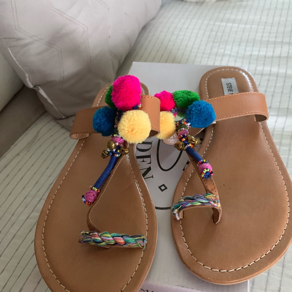 Sandals - Picture 2 of 4